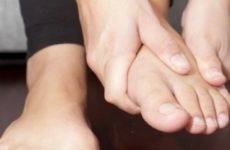 How to get rid of a wart on the foot at home?