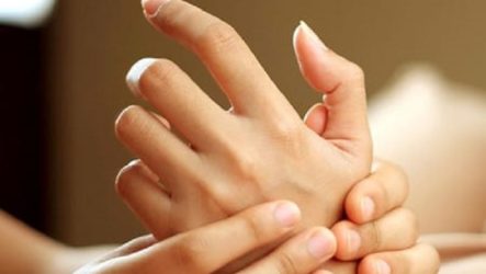 Proven remedies for removing, removing warts on the fingers of the hand